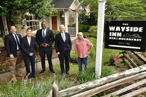 Visit of dignitaries to show support for small businesses